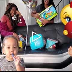 UNBOXING SARIAH'S BIRTHDAY GIFTS #unboxing #unboxingvideo #unboxingtoys #unboxinggift #birthdaygift